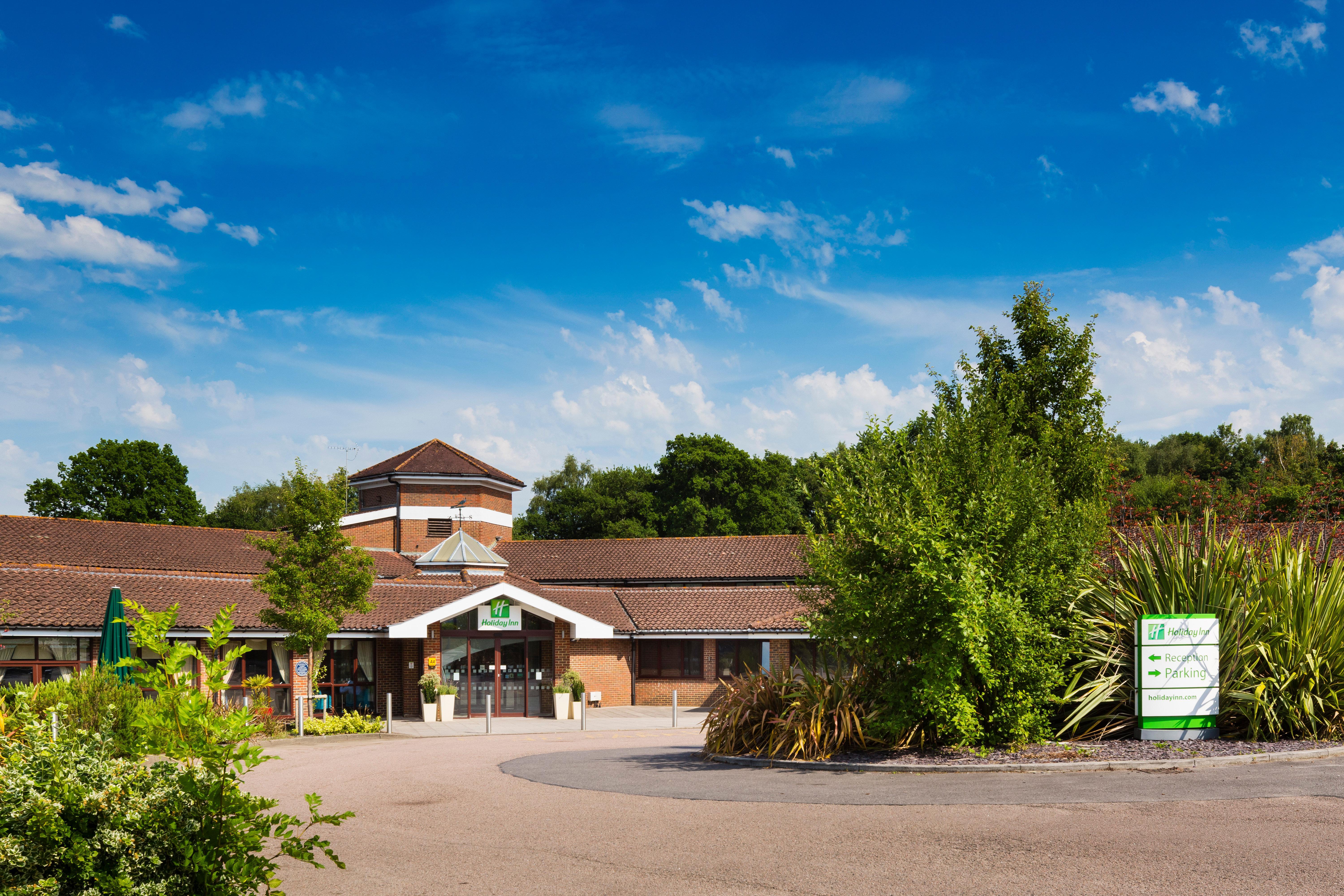 Holiday Inn London Gatwick - Worth By Ihg Crawley  Exterior photo